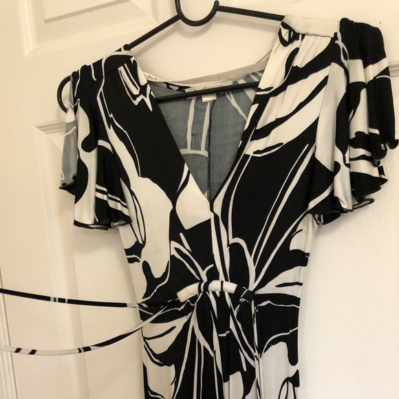 Madonna, Lightweight Summer Dress, Black & White Floral, US Size 4 - Picture 2 of 7